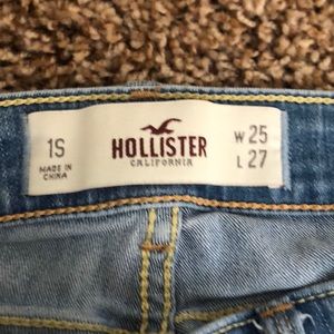 Hollister Jeans 1S W25 L27. Like new.